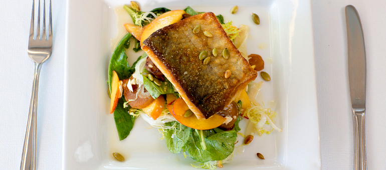 Four easy ways to save money on food in college Image